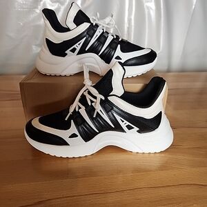 SHEIN Black And White Chunky Sports Athletic Sneakers, Men's US 8.5, Women US 10